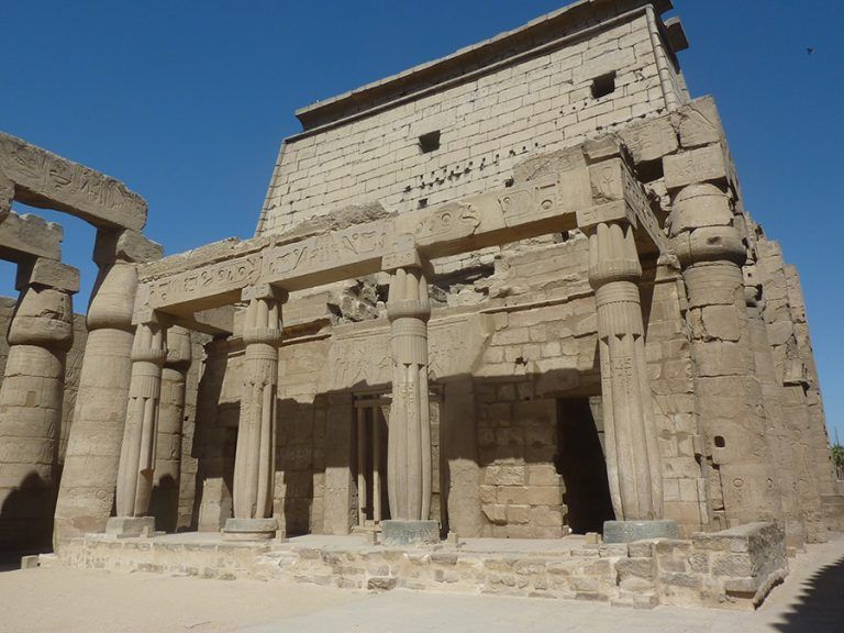 AxColt Livro Trilogia Latitude 15 Juan Adrada Templo de Luxor 076 768x576 1