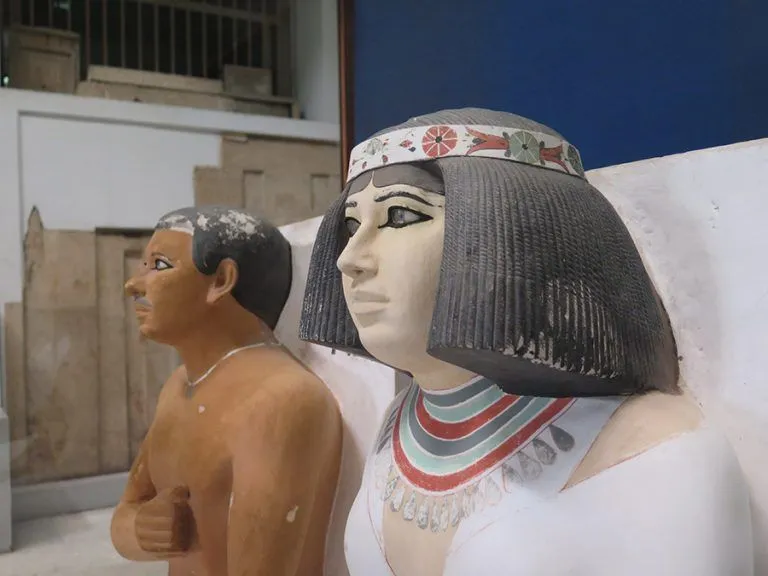 AxColt Livro Trilogia Latitude 15 Estatuas de Rahotep e Nofret da necropole de Meidum